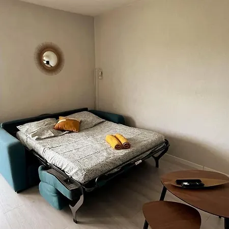 Studio + Parking Proche Du Centre Νιμ